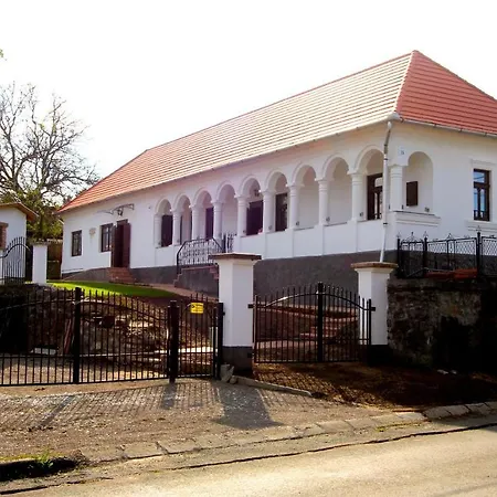 Gasthof Antik Vendeghaz 4*
